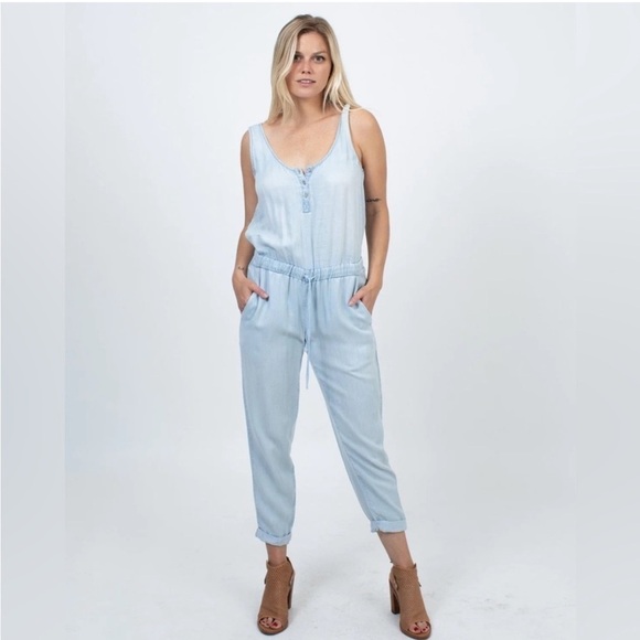 cloth & stone Pants - Cloth & Stone Tencel Jumpsuit chambray size medium blue denim wrap Summer tank